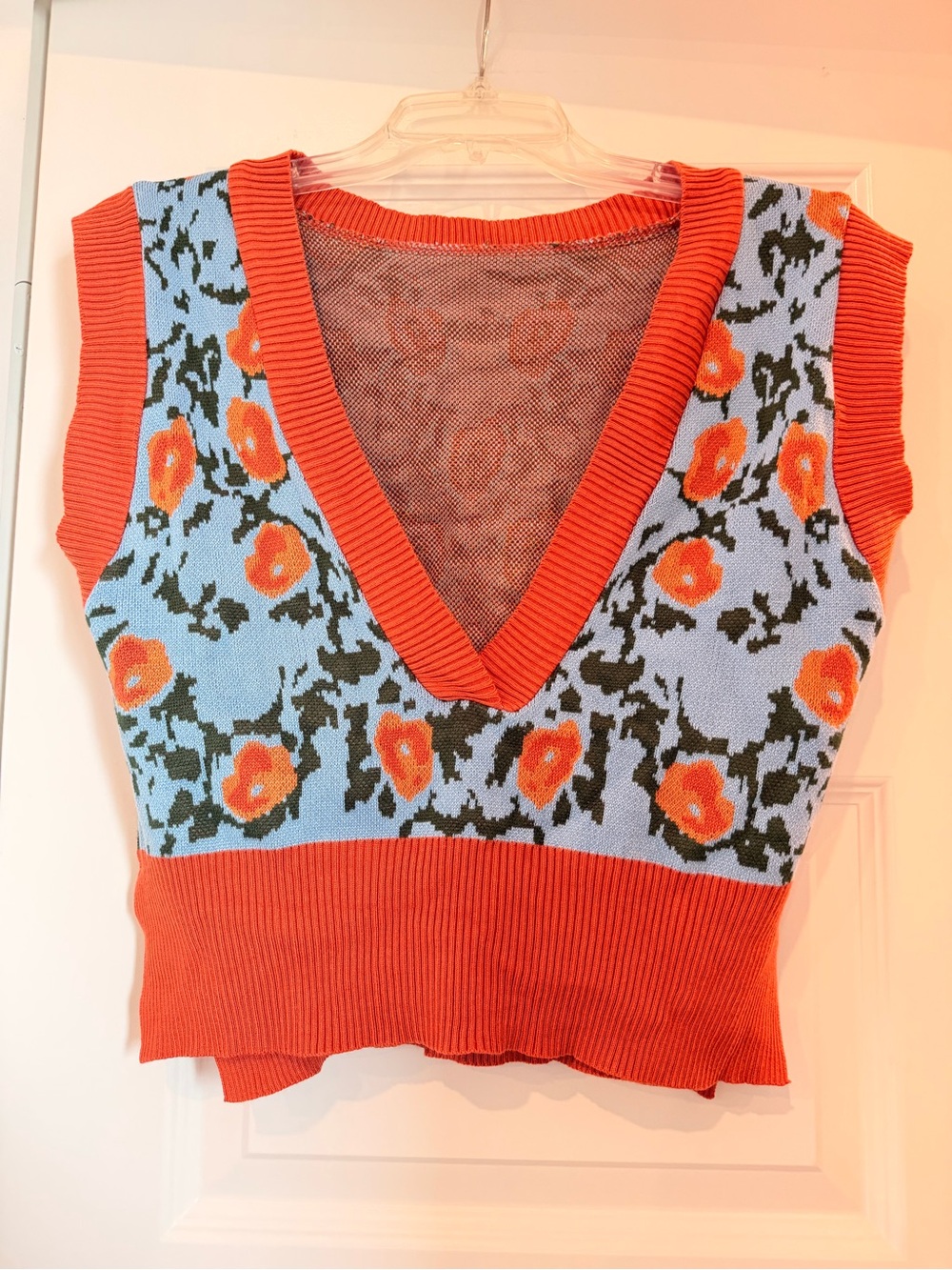 V-Neck Floral Knit Crop Top - Orange/Light Blue